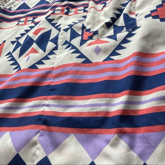 Size small-medium cute, thin, colorful Aztec design top, split neck, curved hem - Picture 5 of 11